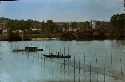 As margens do rio Loire — Barragem para Pesca e Torre de Trèves — Fot. Combier Macon