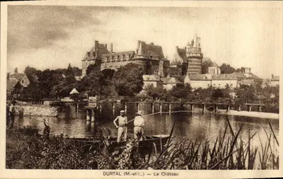 Durtal (M.-et-L.) — A Vista do Castelo