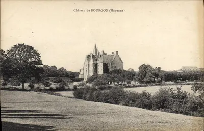 Castelo de BOURGON (Mayenne) — vista panorâmica — A. Gluvinais fot.