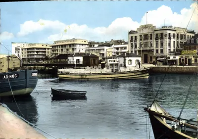 Le Port de Lorient — vue du port avec bateaux — éditeur Gaby