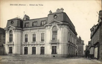 Decize (Nièvre) — Hotel de Ville — Edit. Travard-Taminau