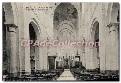 La Charité — O interior da Igreja Nossa Senhora — editor Delayance
