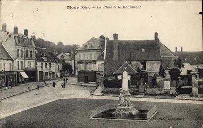 Mouy (Oise) — A Praça e o Monumento