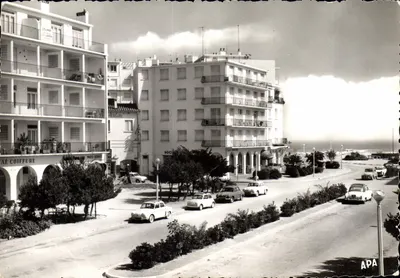 Vista da costa em Canet-Plage — editor APA