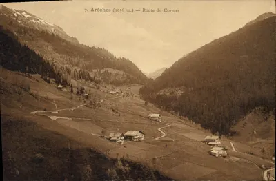 Arèches (1036 m) — Estrada do Cormet — J. Vialet em Arèches
