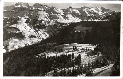 Arêches - Paraíso do esqui (Savoie) — Plano Villard 1550 m. e Crête do Grand Fond 2889 m. — Foto R. MATHÉRON