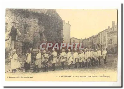 Auvergne Bilhete postal antigo Les Cornards (festa local em Sauxillanges)