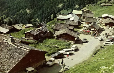 Morzine - Montriond — village alpin aux chalets et à la montagne — éditeur Céline
