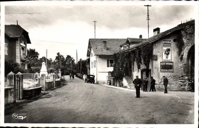 Yvoire (Hte-Savoie) — Praça da Prefeitura — Cim