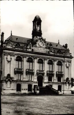 Yvetot — Hotel de Ville — Maison Delamare