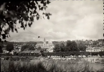 Vista de Courbevoie — editor AC. 6. TRIEL — datada 10 agosto 1948