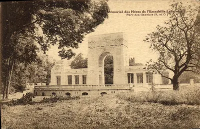 Memorial dos Heróis da Escadrilha Lafayette — Parque dos Garches (S. e O.)