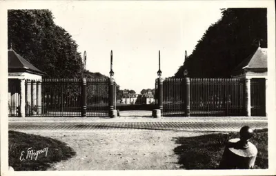 Castelo de Gros Bois — Grade de Honra — E. Mignon