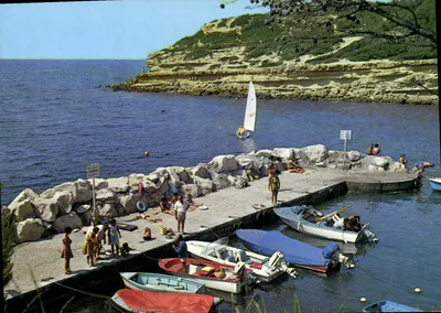 CARRY-LE-ROUET — Entrada do Porto, a Digue — Edições "Les Opians"