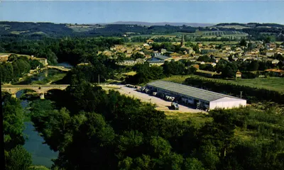 Saint-Paul-Cap-de-Joux — vista aérea da fábrica Dalles Marquier à beira do Agout — Combiner Imprimeur Mâcon