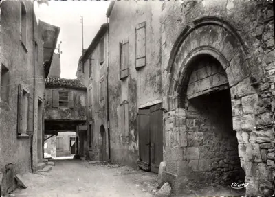 Sault-de-Vaucluse — Velha Rue - Porta Royale (século XII) — Combiér Imp. (S.-et-L.)