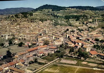 Cadenet (84) — Vista geral aérea — Imprensa Macon (71. S.&L.)