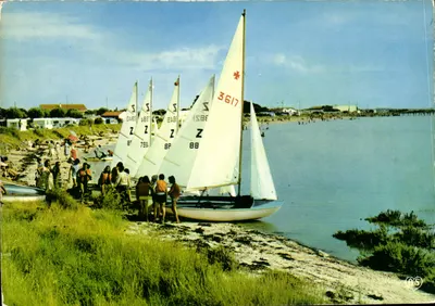 Fouras — La Flottille des Voiliers du Village — éditeur Artaud, n° XHN 156