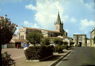 Pont-l'Abbe d'Arnoult — A Igreja e o Portal — Edições 'LA CIGOGNE'