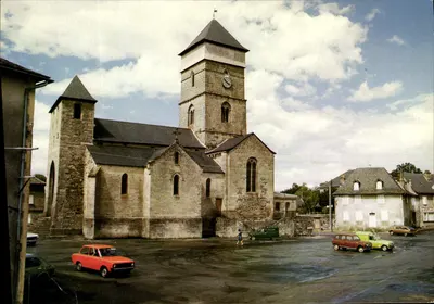 Chamboulive (Corrèze) — A Igreja - Monumento Histórico (XII-XIV-XV-XIX) — Foto R. Devaiz