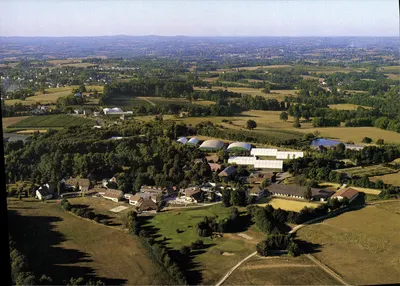 Pompadour — Vista geral — IMAGES DE FRANCE... Corrèze, editor IRIS, n° 191130