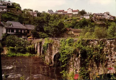 Vigéoïs (Corrèze) — Velho ponte sobre a Vézère — CPAdeCollection n°10