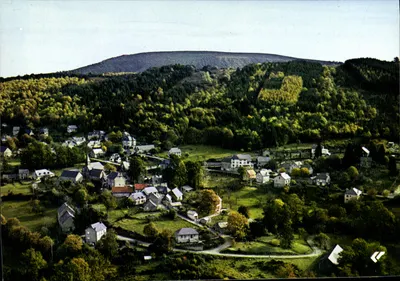 Chaumeil (Corrèze) — Vista geral aérea — Cliché J.C. Meauxzol, IRIS, Mexichrome