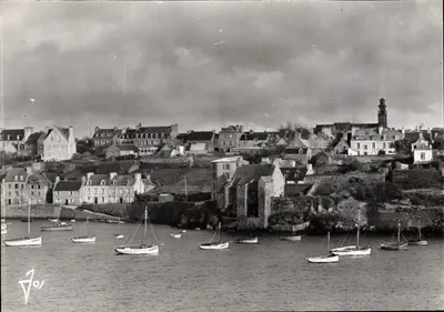 Le Conquet (Finistère) — A antiga cidade dominando o porto de pesca — Edições de Arte JOS, Le Doaré