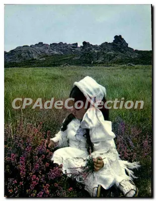 Mulher em traje de Ouessant — Finistère — Éditions de La Cigogne