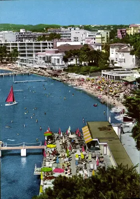Juan-les-Pins — Plage animée — Éditions S.E.P.T.