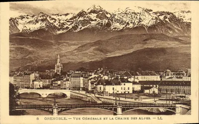 Grenoble — Ogólny widok i łańcuch Alp — LL