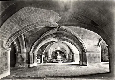Saint-Gilles (Gard) — Église Abbatiale, Crypte (allée centrale) — Cliché Léon VIOLET (Gard) n°345