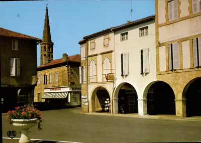 Marciac (Gers) — As Arcadas e o Sintral do Mosteiro — Société des Cartes Postales APA-POUX