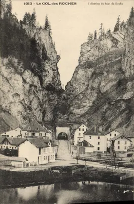 O COL DOS ROCHES — vista do col com edifícios e túnel — Coleção do Saut du Doubs, n° 1013
