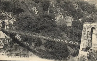 O Ponte Suspensa de Merle — Corrèze — Fotografias por P. Gauthier