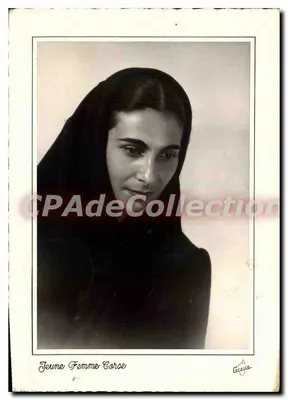 Mulher Jovem Córsega — fotografia — Gravica