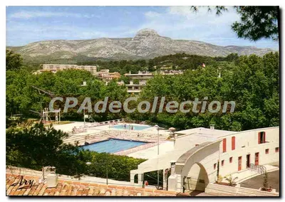 Piscina Municipal de Aubagne — Dominando a Cidade o Massif de Garlaban — Edição Tardy