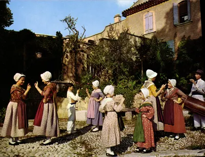 Folklore provençal — jeunes Marseillaises dansant la « Fricassée » ballet comique — Édition TARDY, n°371