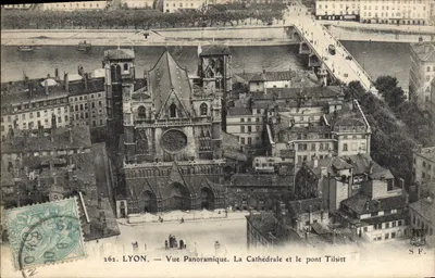 LYON — Panoramische uitzicht. De Kathedraal en brug Tilsitt — S.F. n°262