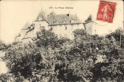 GY - Le Vieux Château — vue du château surmonté d'arbres — éditeur non visible