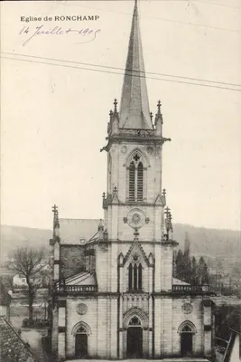 Igreja de Ronchamp — vista da fachada e da torre — editor não identificado