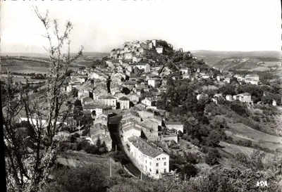 Cordes-sur-Ciel — vista panorâmica — APA, série 529