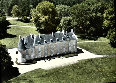 Castelo de Courvalain — Sartois — Edições SOFER