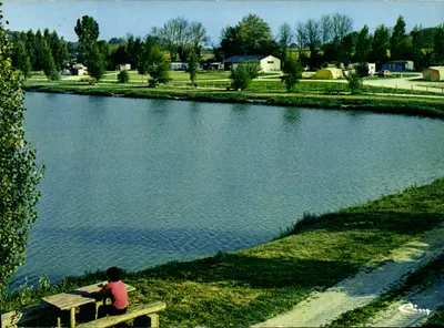 Camping de Mayet (Sarthe) — lago e camping — editor Combier Imprimeur