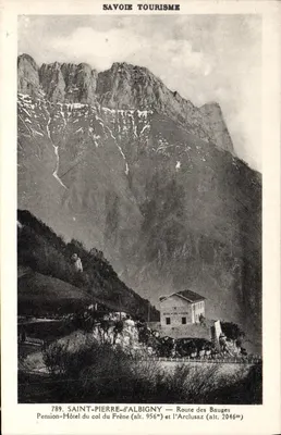 Saint-Pierre-d'Albigny — Estrada dos Bauges — Hotel do col do Frène (alt. 956m) e o Arclusaz (alt. 2046m) — Savoie Tourisme