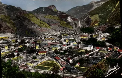 Moutiers (Savoie) — Vista geral e a Valeza em direção a Val-d'Isère — Jansol