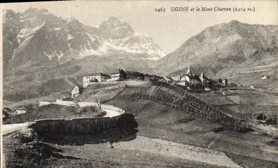 Ugine e o Mont Charvin (2414 m.) — cartão postal n°2463 — E. Reynaud, Chambéry