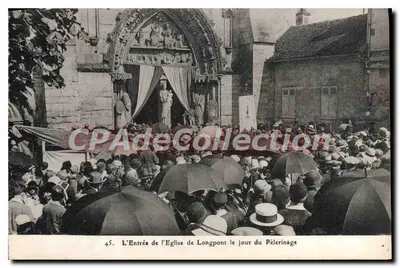 Entrada da Igreja de Longpont — dia do peregrino — série 45