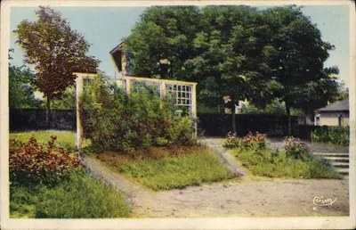 Jardim em Châtillon-sous-Bagneux — vista do square — editor Cim
