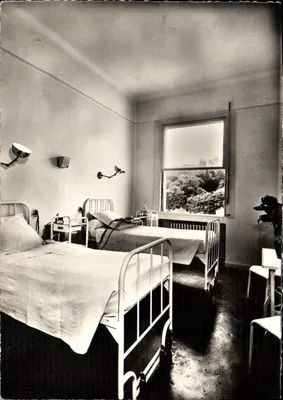 Chambre d'hôpital — Centre Médico-Chirurgical Foch — Suresnes (Seine)